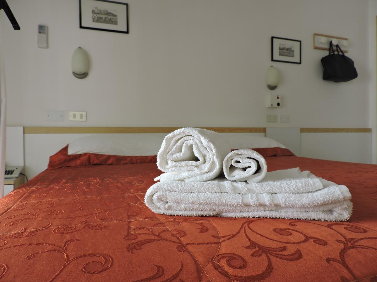 Albergo Sabrina Rimini Eksteriør billede
